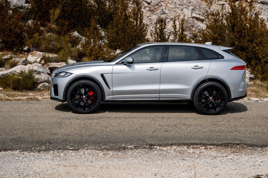  Jaguar F-Pace SVR 2018 года  (WW) (фото 80 из 115)